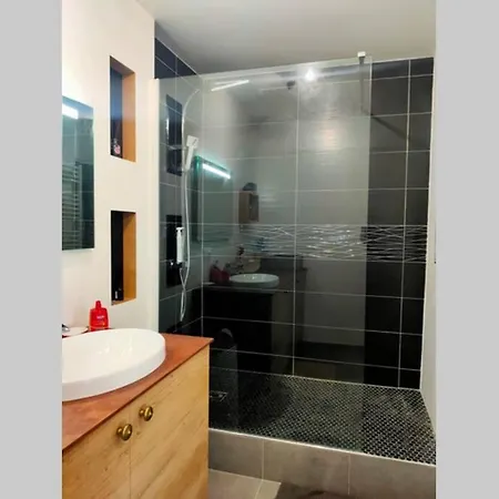Logement Entier+ Jardin Privé Et Parking 2places Appartamento *