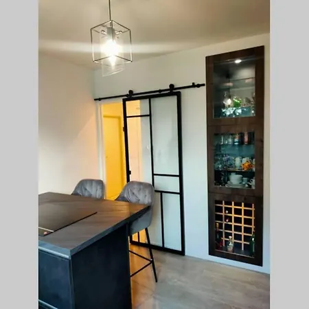 Logement Entier+ Jardin Privé Et Parking 2places