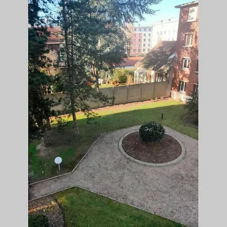 Logement Entier+ Jardin Privé Et Parking 2places